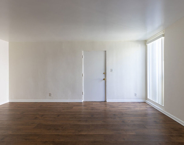 1233 Barry Avenue - Photo Thumbnail 6
