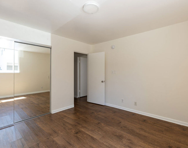 1233 Barry Avenue - Photo Thumbnail 13