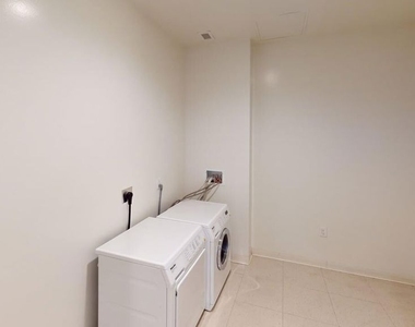 1200 S Figueroa Street - Photo Thumbnail 11