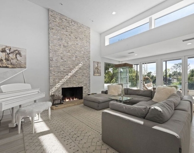 641 Walther Way - Photo Thumbnail 7