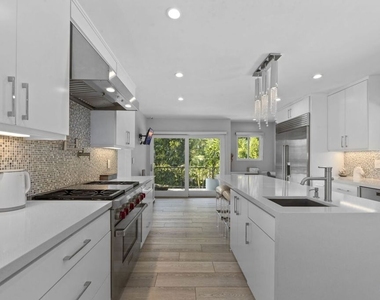 641 Walther Way - Photo Thumbnail 10