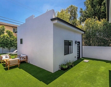 1948 S Point View Street - Photo Thumbnail 23
