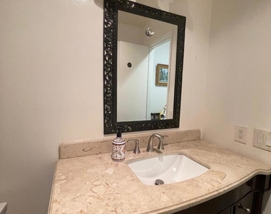 2510 Torrey Pines Rd - Photo Thumbnail 9