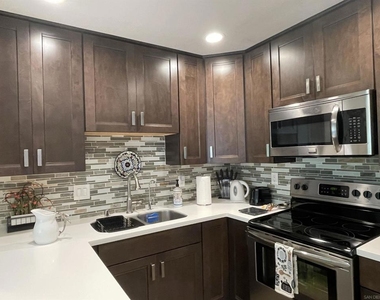 2510 Torrey Pines Rd - Photo Thumbnail 6