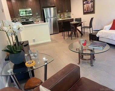 2510 Torrey Pines Rd - Photo Thumbnail 3
