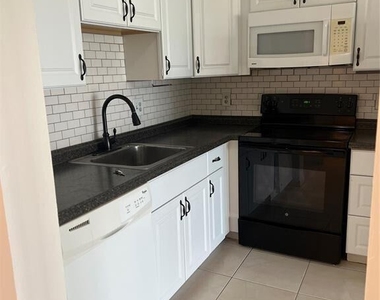 9273 Sw 8th Street - Photo Thumbnail 5