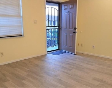 9466 Boca Cove Circle - Photo Thumbnail 2