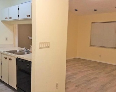 9466 Boca Cove Circle - Photo Thumbnail 11