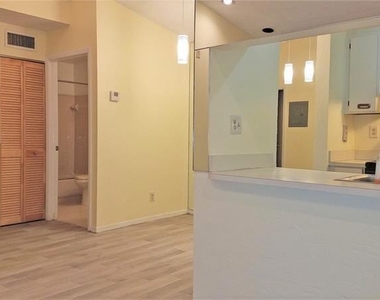 9466 Boca Cove Circle - Photo Thumbnail 4