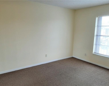 9466 Boca Cove Circle - Photo Thumbnail 13