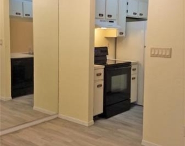9466 Boca Cove Circle - Photo Thumbnail 12