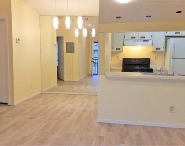 9466 Boca Cove Circle - Photo Thumbnail 3