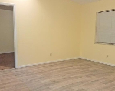 9466 Boca Cove Circle - Photo Thumbnail 8