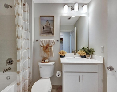 608 Waters Edge Lane - Photo Thumbnail 18