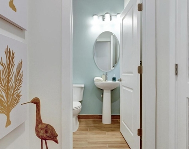 608 Waters Edge Lane - Photo Thumbnail 9