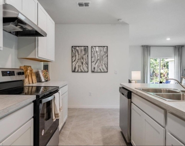 12276 Nettuno Way - Photo Thumbnail 8