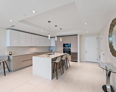 3100 N Ocean Drive - Photo Thumbnail 2