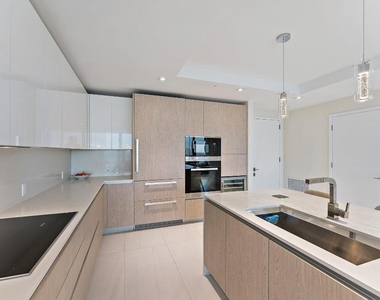 3100 N Ocean Drive - Photo Thumbnail 4
