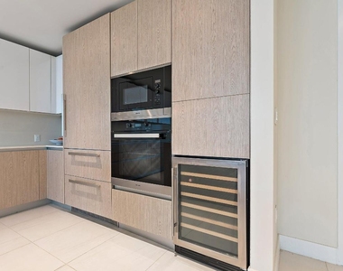 3100 N Ocean Drive - Photo Thumbnail 5