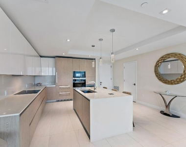 3100 N Ocean Drive - Photo Thumbnail 3