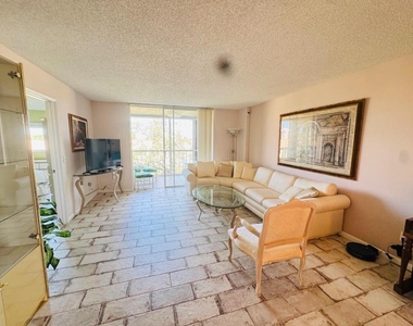 4735 Lucerne Lakes Boulevard - Photo Thumbnail 2
