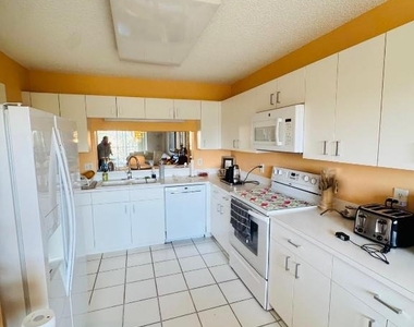 4735 Lucerne Lakes Boulevard - Photo Thumbnail 12