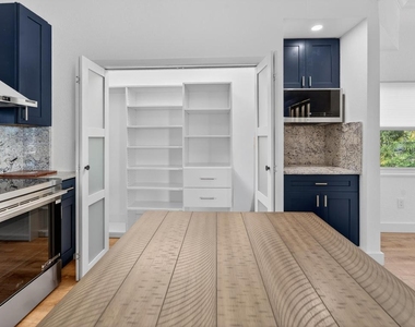 300 E 24th Street - Photo Thumbnail 4