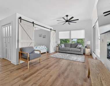 300 E 24th Street - Photo Thumbnail 8