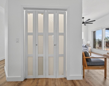 300 E 24th Street - Photo Thumbnail 5