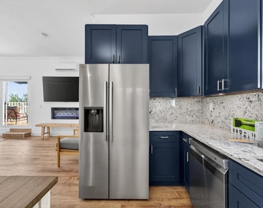 300 E 24th Street - Photo Thumbnail 7