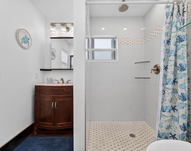 300 E 24th Street - Photo Thumbnail 11