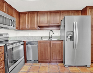 300 Inlet Way - Photo Thumbnail 12