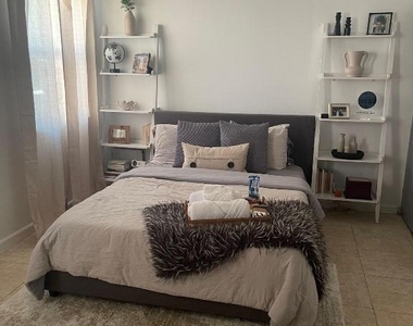 9878 Nob Hill Court - Photo Thumbnail 12
