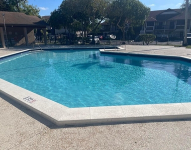 9878 Nob Hill Court - Photo Thumbnail 18