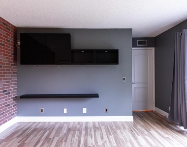 3118 Spanish Wells Drive - Photo Thumbnail 16