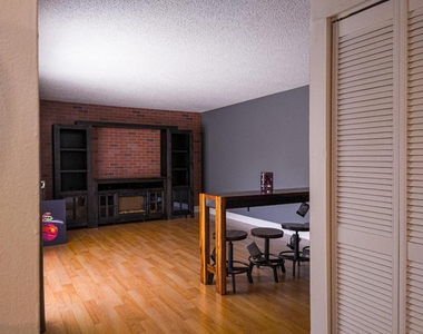 3118 Spanish Wells Drive - Photo Thumbnail 6
