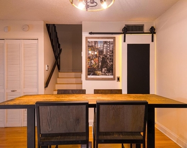3118 Spanish Wells Drive - Photo Thumbnail 4
