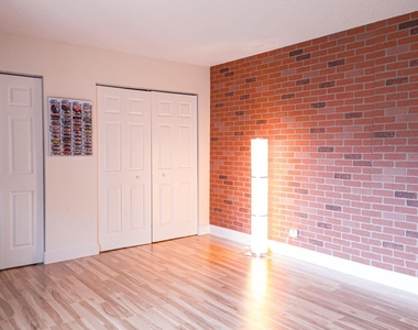 3118 Spanish Wells Drive - Photo Thumbnail 20