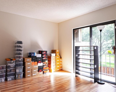 3118 Spanish Wells Drive - Photo Thumbnail 18