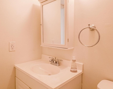 3118 Spanish Wells Drive - Photo Thumbnail 12