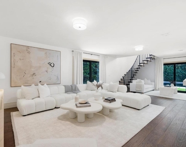 1435 N Ocean Way - Photo Thumbnail 3