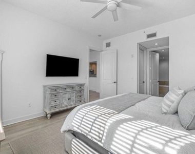 200 Ne 2nd Avenue - Photo Thumbnail 3