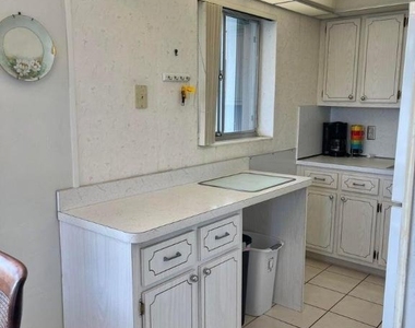 2840 Lake Osborne Drive - Photo Thumbnail 7