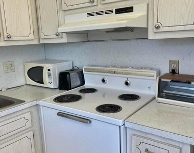 2840 Lake Osborne Drive - Photo Thumbnail 6