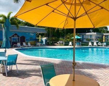2840 Lake Osborne Drive - Photo Thumbnail 26