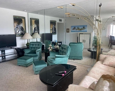 2840 Lake Osborne Drive - Photo Thumbnail 12