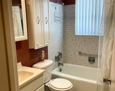 2840 Lake Osborne Drive - Photo Thumbnail 3