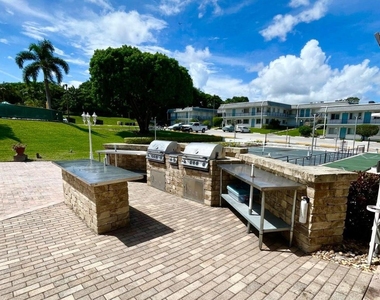 2840 Lake Osborne Drive - Photo Thumbnail 21
