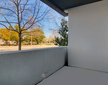 5560 Lexington Ave - Photo Thumbnail 17