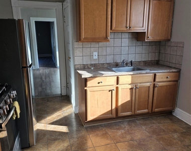 18 Davis Street - Photo Thumbnail 4